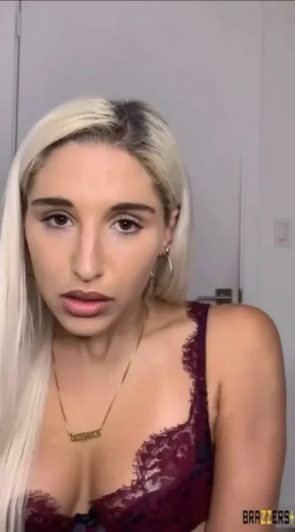 Blonde Slut's Gaped Asshole & Pussy Play 😈🍑💦
