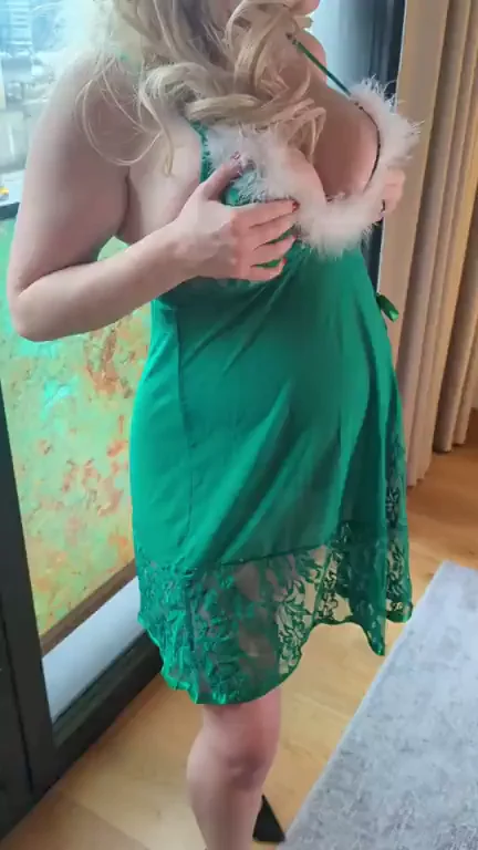 Pregnant Christmas MILF Tease in Sexy Green Lingerie 🎄🤰🍑