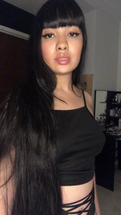 Am I Cute Enough to Make Your Cock Throb? 😘🔥