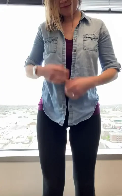 Boss Raise Tease: MILF Flashes Tits in Office 😈💋