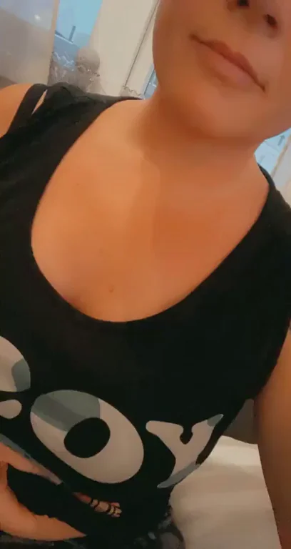 Celebrating 10.000 followers on Reddit with a little drop ? (f)41