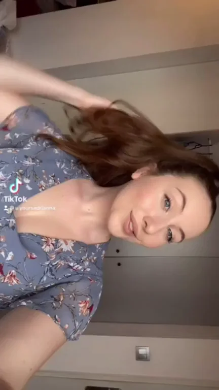 19yo Nurse Slut Begs to Suck Your Cock for Stopping by Her Juicy Body 🍆💦