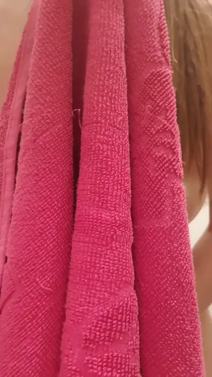 Hot Babe Drops Towel to Reveal Massive Tits and Fingers Her Dripping Pussy