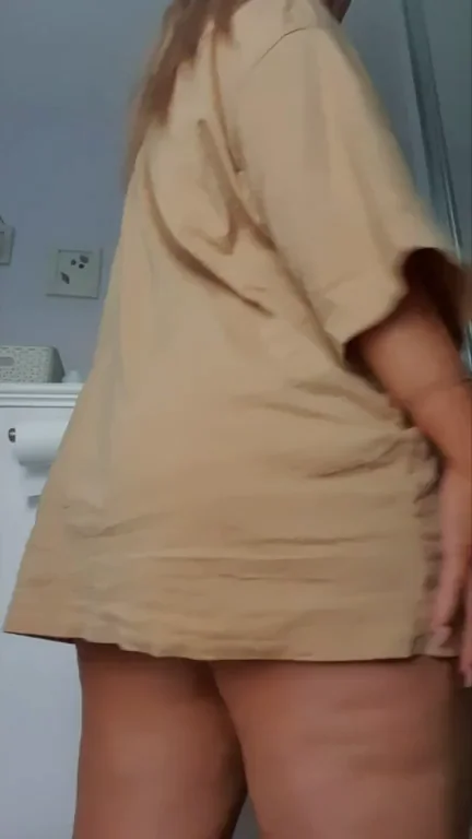 Oversized Shirt Hides This Juicy Thick Ass 🍑🔥