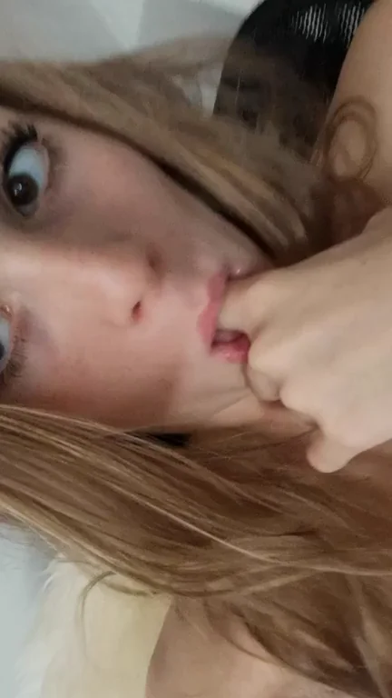 Daddy, They Think I'm Innocent But Watch This Naughty German 18yo Xmas Tease 😈🎄💦