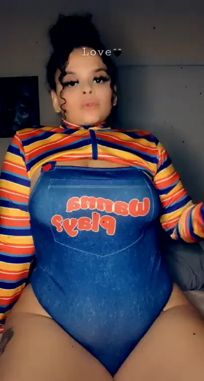 Wanna Play Daddy? Curvy Slut in Naughty Jumpsuit 😈🍑