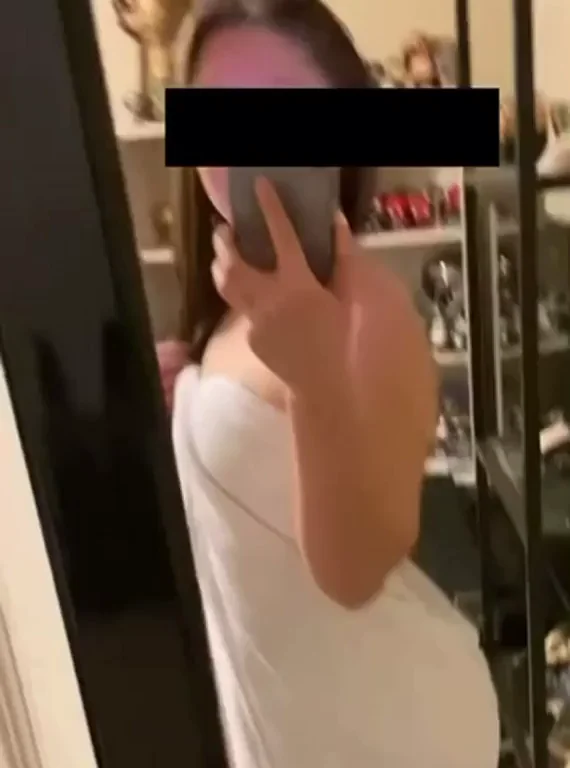 Good Morning PAWG Slut in Towel Tease 😘🍑