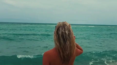 First Nude Beach Adventure: Hot MILF's Juicy Ass on Display 🏖️🍑🔥