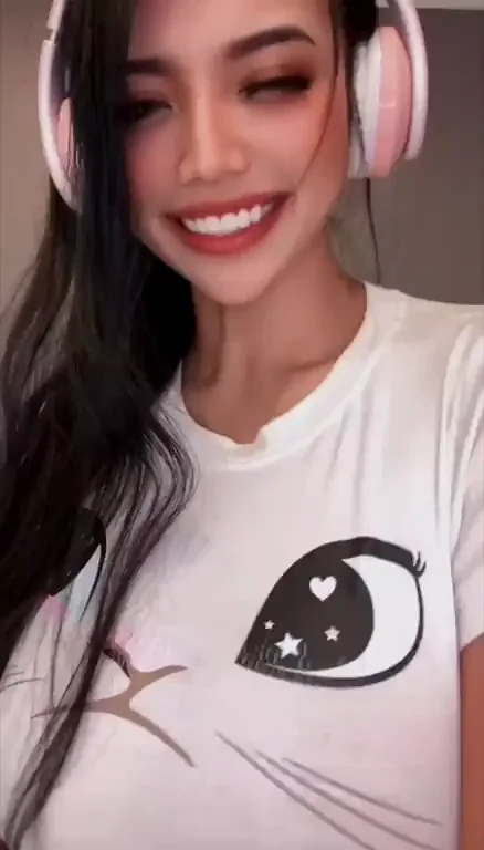 ????BITCH WITH HUGE TITTIES ?????INTERESTED ?????CLICK ON COMMENT LINK ?????FOR ONLYFANS 16 GB FOLDER??????