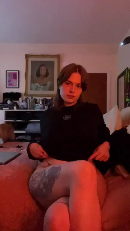 Surprise Titty Flash? 😈🍒