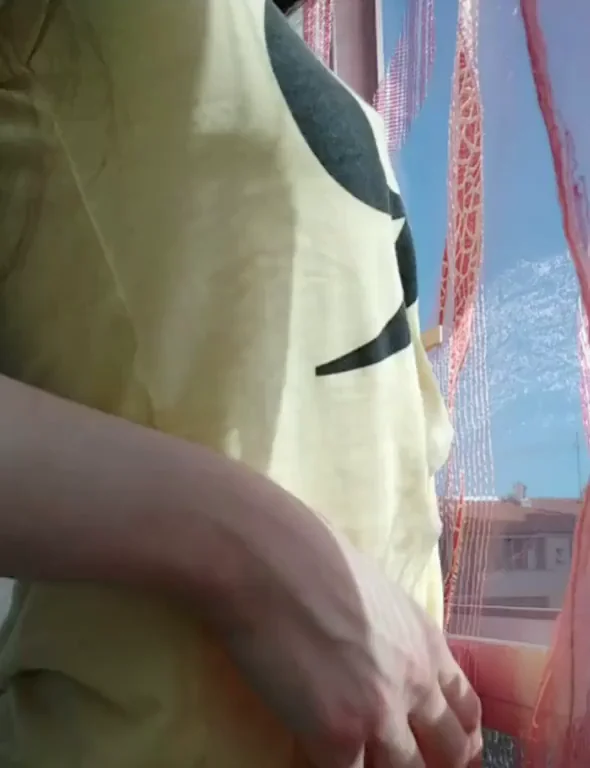 🔥 Neighbour's Epic Titty Drop Tease 😈 OC