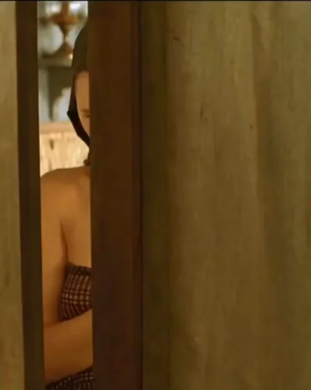 Astrid Bergès-Frisbey Naughty Nude Flash in The Sea Wall (2008) 🔥🍑