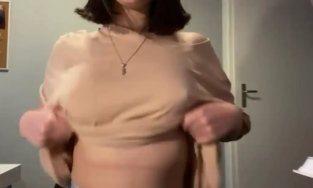 🔥 Asian Slut Teases Her Perfect Perky Boobs 💦