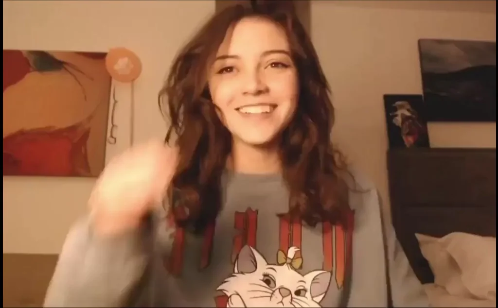 😍 Cute Camgirl Flashes Her Perky Tiny Tits 💕
