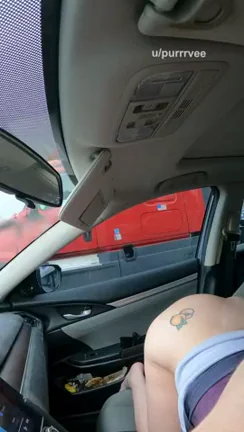 Public Car Blowjob for Voyeurs 👅🚗💦