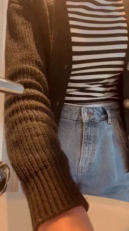 Jerk off to me at work <3