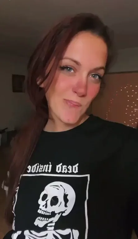 Hey Neighbor! Naughty MILF Mom Flashes Her Juicy Tits 😈💦