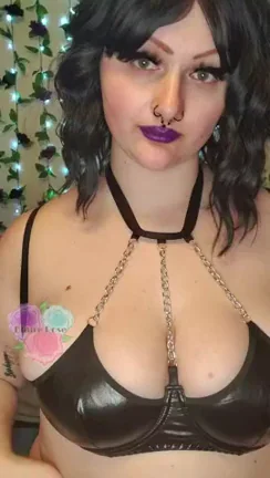 Ive got tits big enough for missionary & an ass perfect for backshots