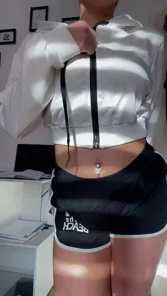 Wanna Make This College Slut Your GF? 🍑💦