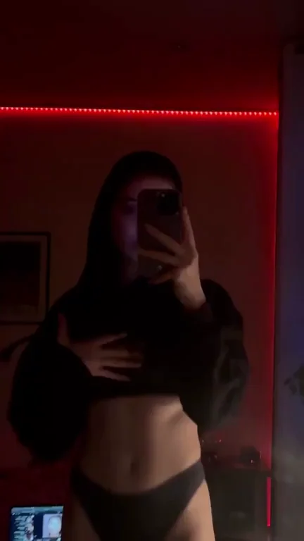 Cover my tummie in your sweet juice🤤[GIF]