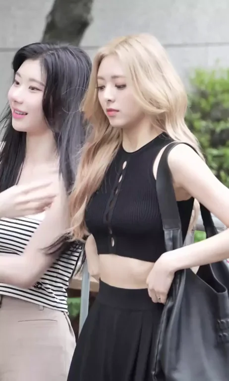 Itzy - Yuna