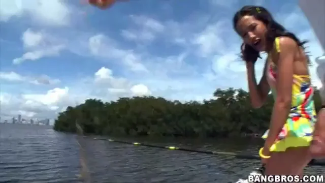 Tiny Amia Miley Fishes Big Ramon's Monster Cock on the Boat 😈🍆🌊