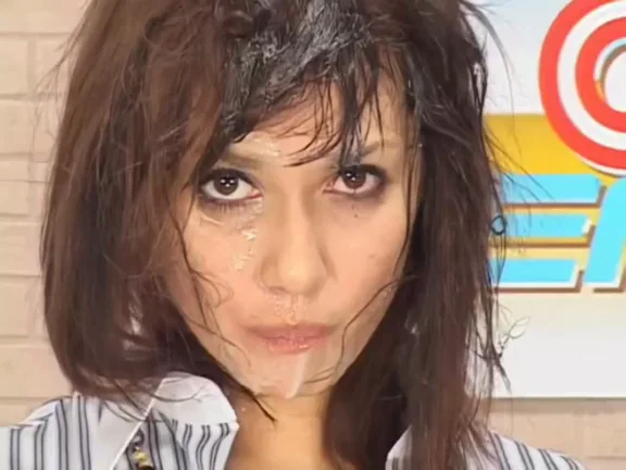 Maria Ozawa apologizes for losing focus after trying to swallow a huge load during Bukkake news