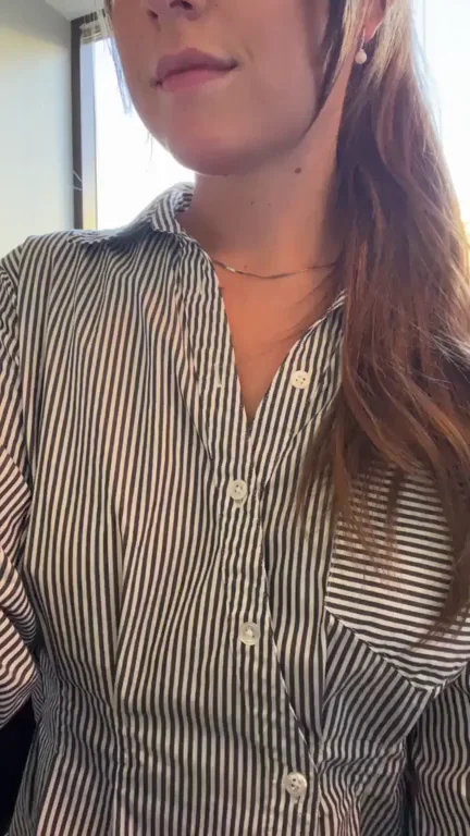 I decided not to wear a bra to work ;) [GIF]