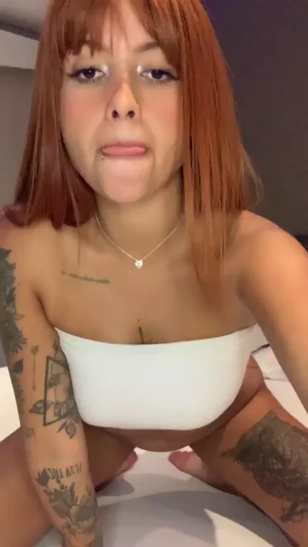 Come play with my jiggly tits baby