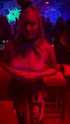 He couldn't resist a squeeze