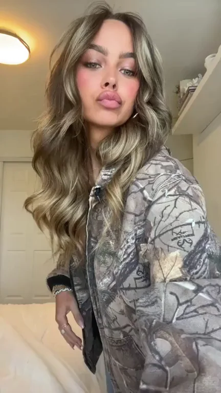 Adison Justis Teases in Camo Jacket 😈💋