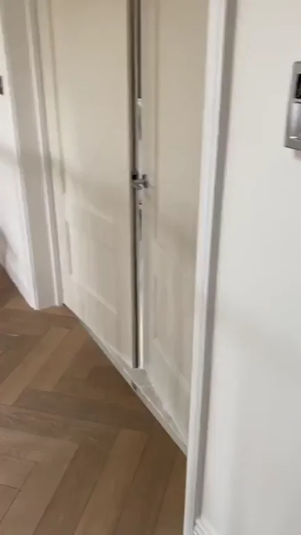 Hubby walks in on me sucking off a friend