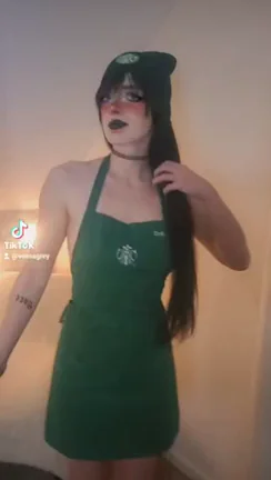 barista with 2 pumps of cream