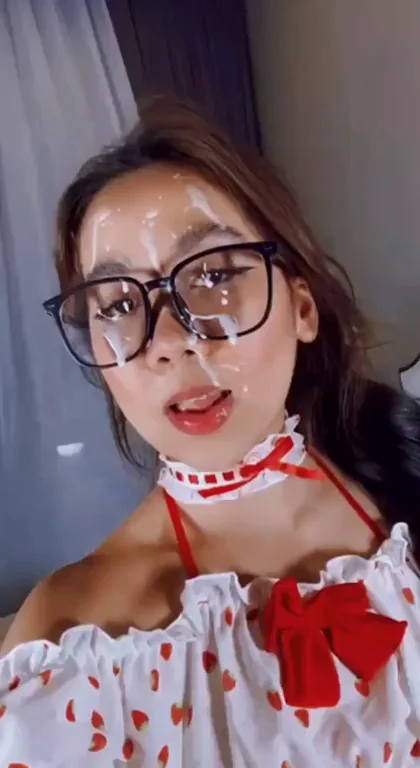How would you rate this dumb asian girl?