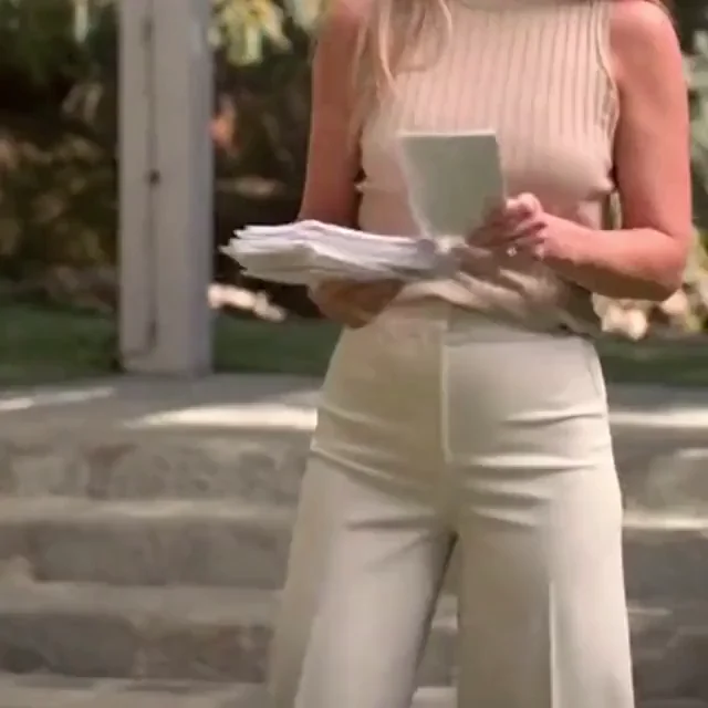 Kate Hudson's Juicy Celeb Ass Tease 🍑🔥