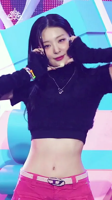 Red Velvet - Seulgi + Wendy + Irene