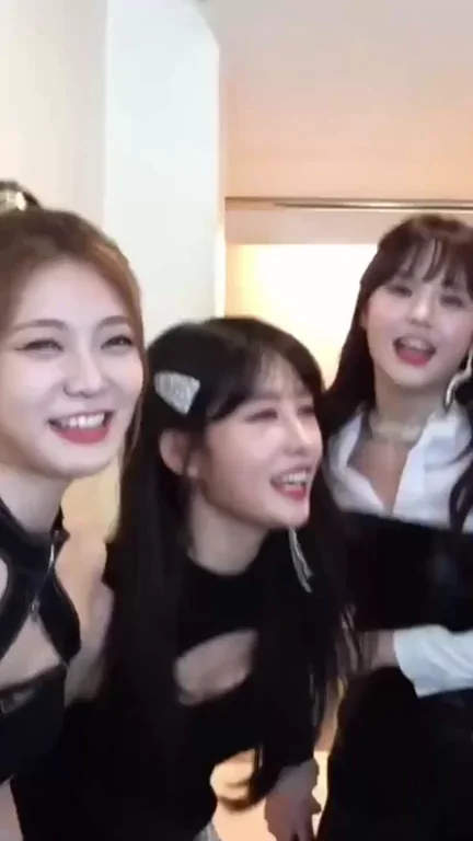 EVERGLOW - Sihyeon