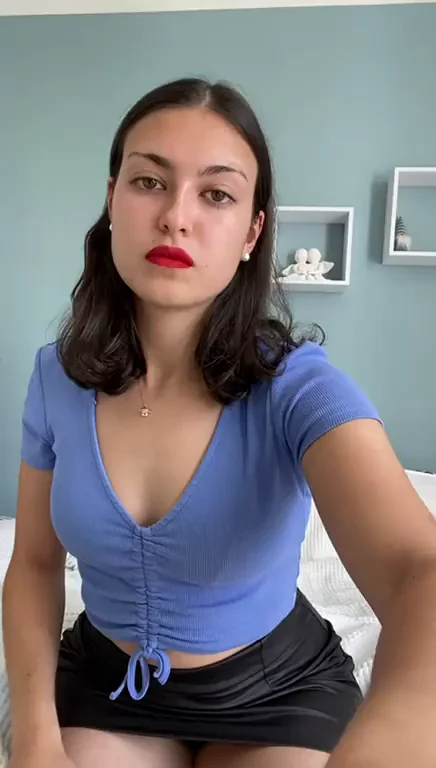 Smile or Get Rock Hard: Cam Slut's Naughty Tease 😏💦