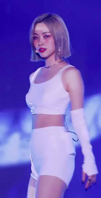 ITZY - Yuna, Ryujin, Chaeryeong & Lia
