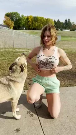 Giving my neighbors a glimpse before I walk the dogs (;