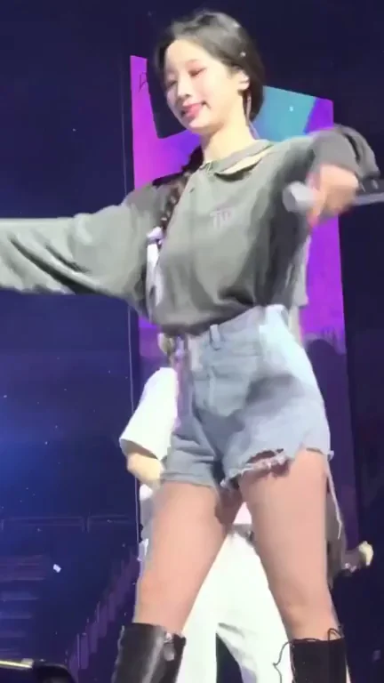 🔥 TWICE Dahyun & Nayeon Kpop Thigh Tease Fap Fest 💦