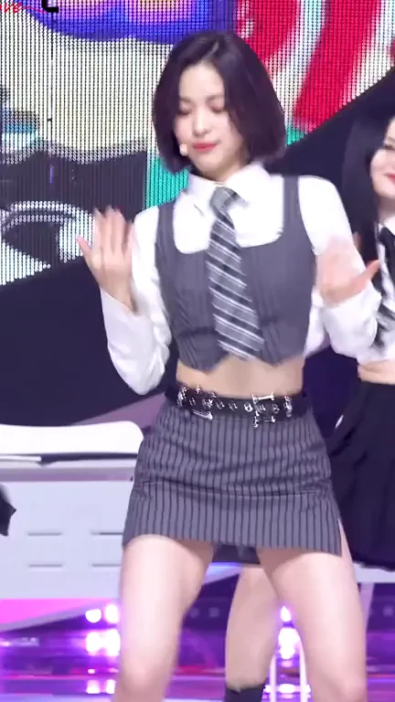 ITZY - Ryujin