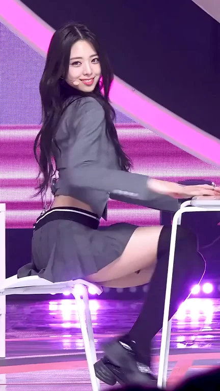 ITZY Yuna's Slutty Schoolgirl Skirt Tease - Kpop Fap Fuel