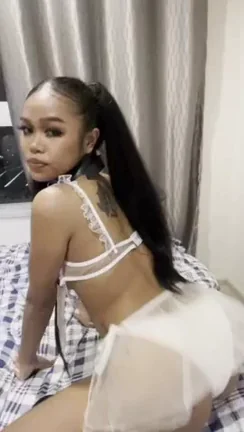 Juicy Asian Slut's Booty Tease in Lacy Lingerie 😈🍑