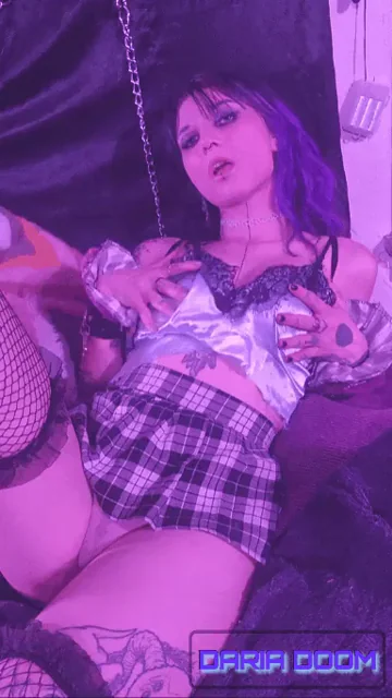 Goth Slut's Dripping Tease: 'R U Horny Like Me?'
