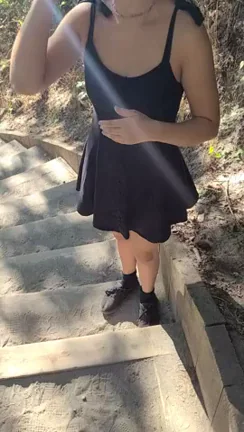 I love showing off my body to strangers [f]