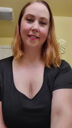 Saggy boobs bouncing