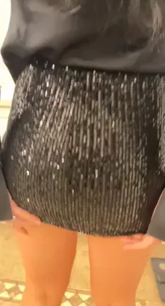 Hubs loves when I don't ware panties with short skirts