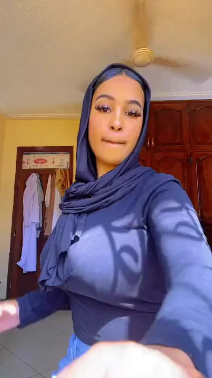 Hijabis look fine af