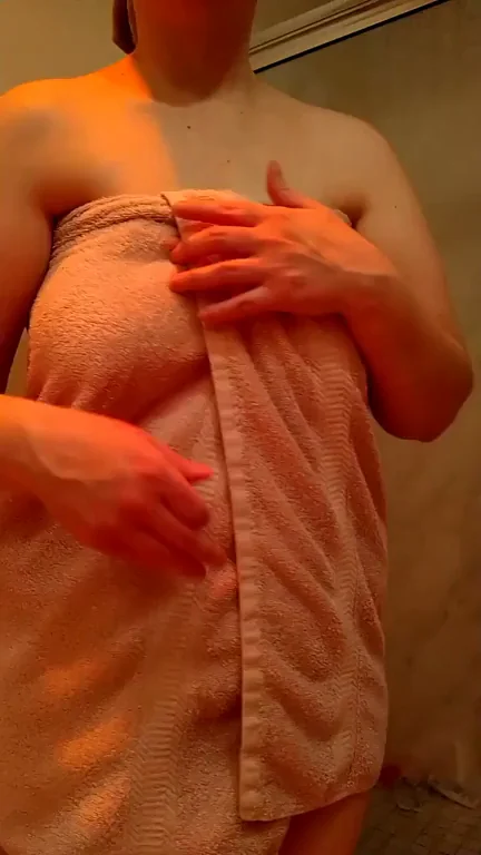 Shy BBW Tease Drops Her Towel on Massive DD Tits 😈💦